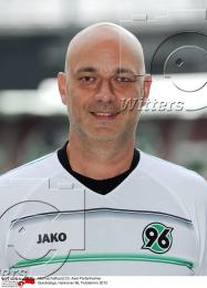 19.07.2012, Hamburg, Mannschaftsarzt Dr. <b>Axel Partenheimer</b> Bundeslig. - t_77000-19072012154412