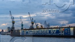           02.06.2026 | Fussball Hamburger SV Schal im Hafen 